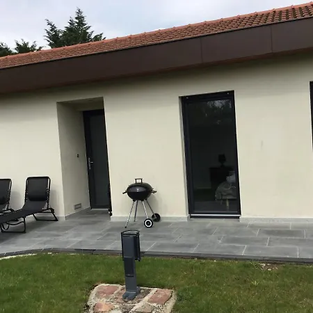 Au Pied Des Vignes Holiday home *